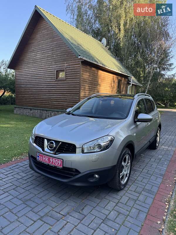 Nissan Qashqai+2 2011