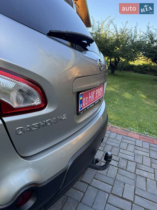 Nissan Qashqai+2 2011