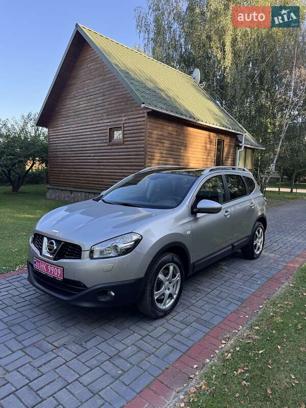 Nissan Qashqai+2 2011