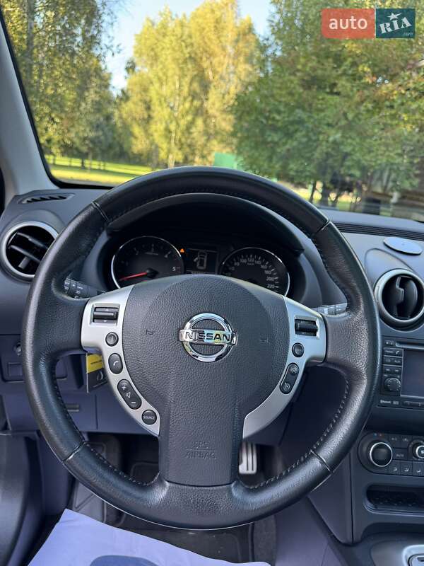 Nissan Qashqai+2 2011