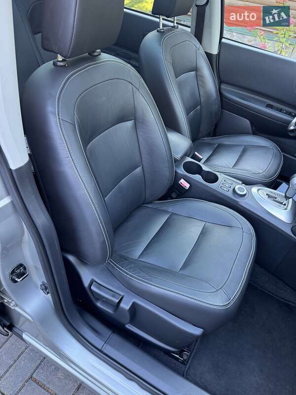 Nissan Qashqai+2 2011