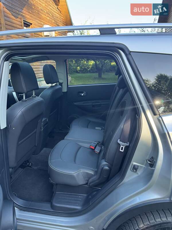 Nissan Qashqai+2 2011