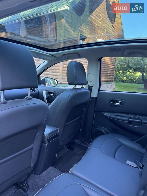 Nissan Qashqai+2 2011