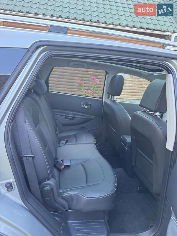 Nissan Qashqai+2 2011