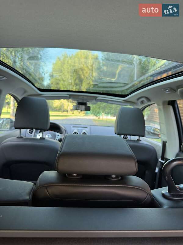 Nissan Qashqai+2 2011