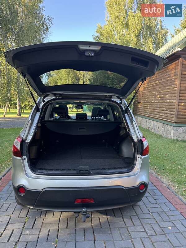 Nissan Qashqai+2 2011