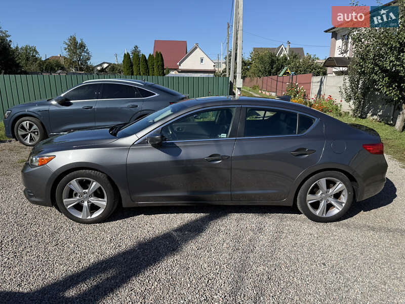 Acura ILX 2012