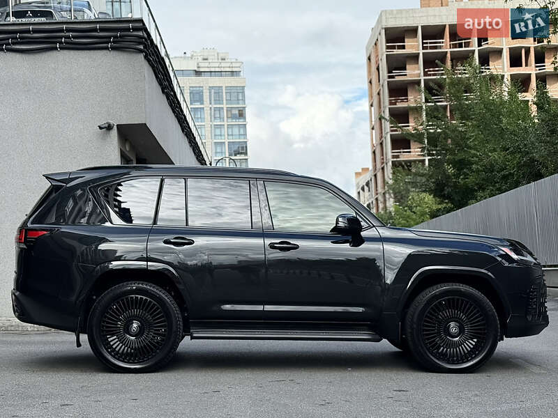 Lexus LX 2022