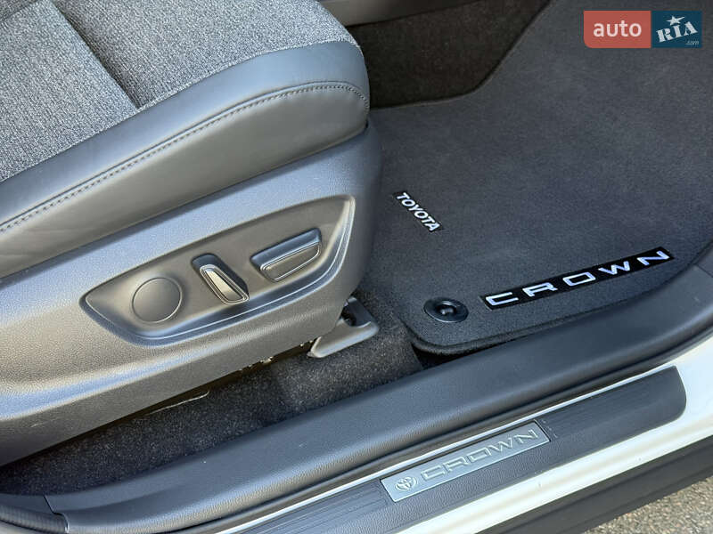 Toyota Crown 2024