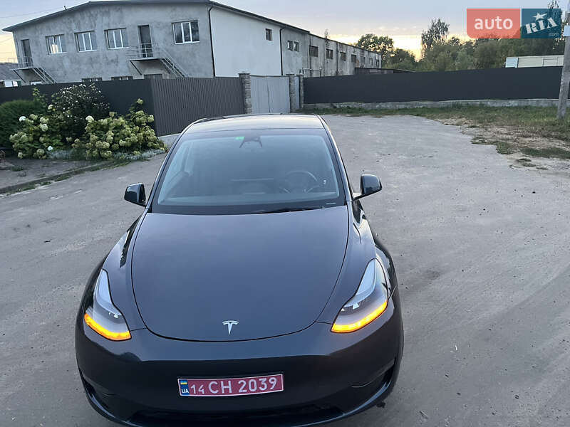 Tesla Model Y 2022