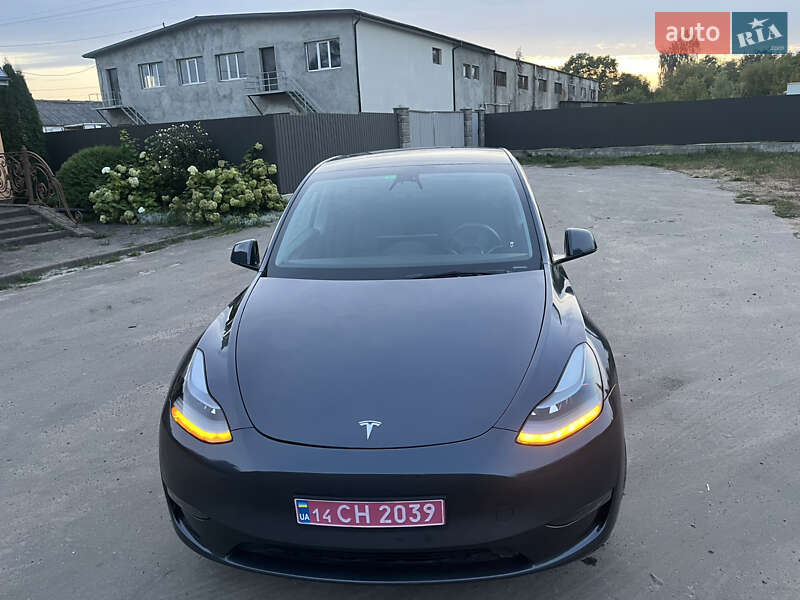 Tesla Model Y 2022