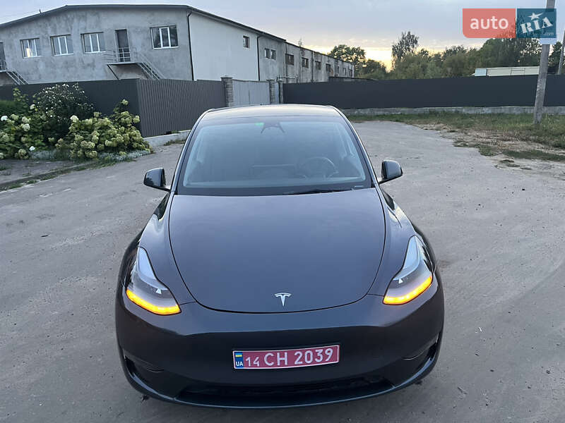 Tesla Model Y 2022
