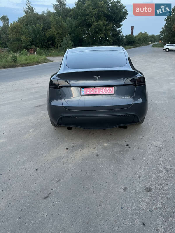 Tesla Model Y 2022