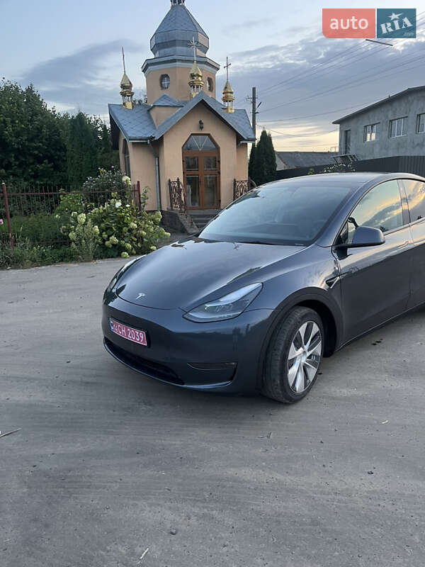 Tesla Model Y 2022