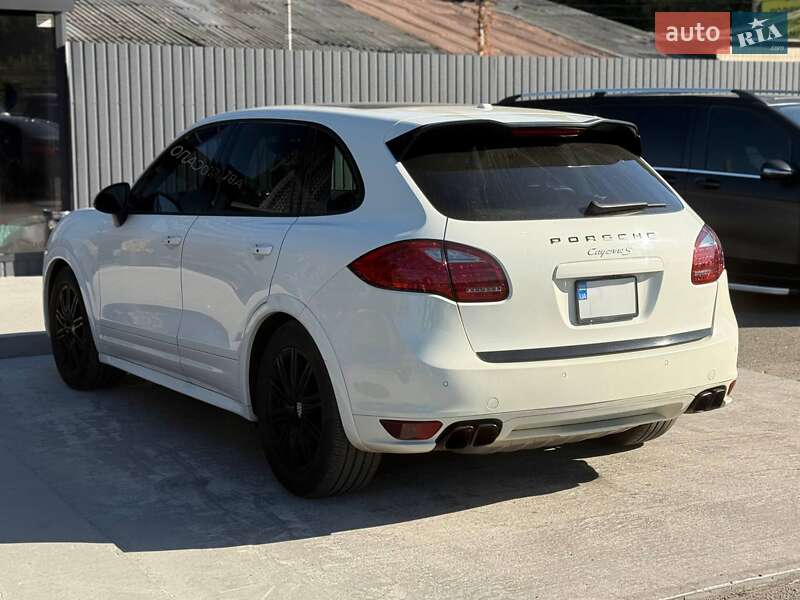 Porsche Cayenne 2011