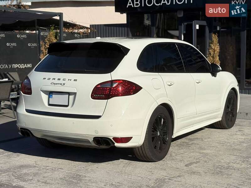 Porsche Cayenne 2011