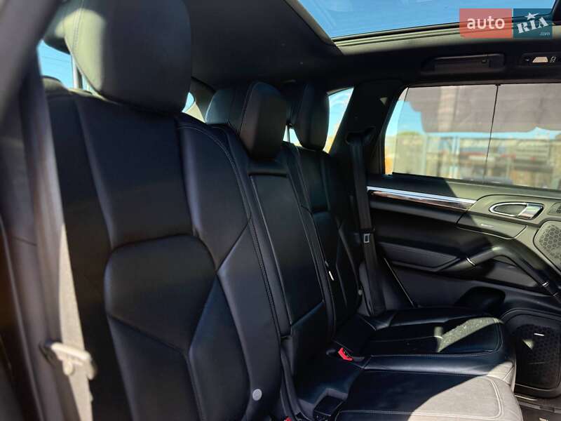 Porsche Cayenne 2011