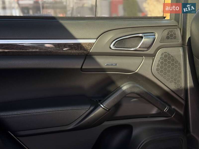 Porsche Cayenne 2011