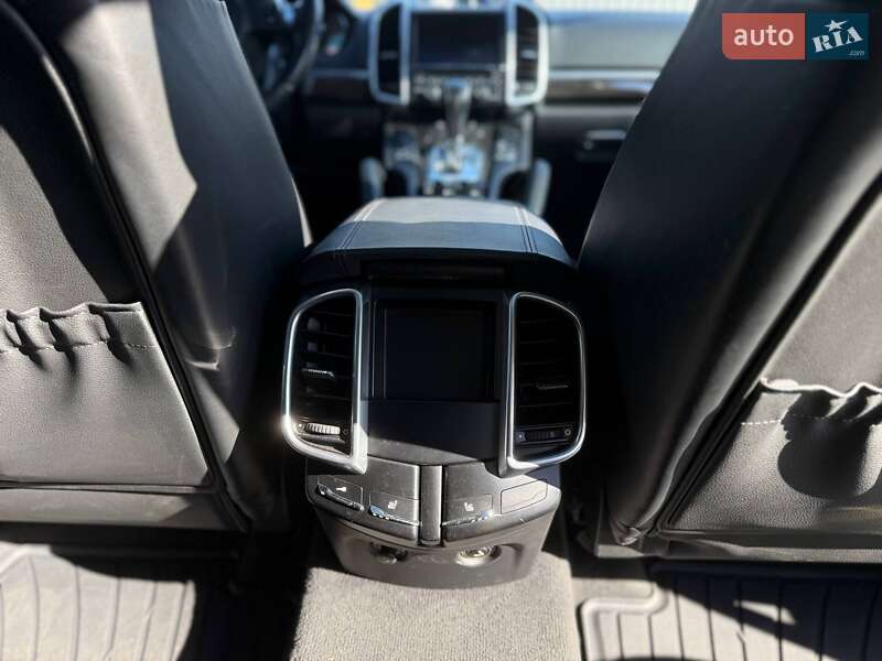 Porsche Cayenne 2011