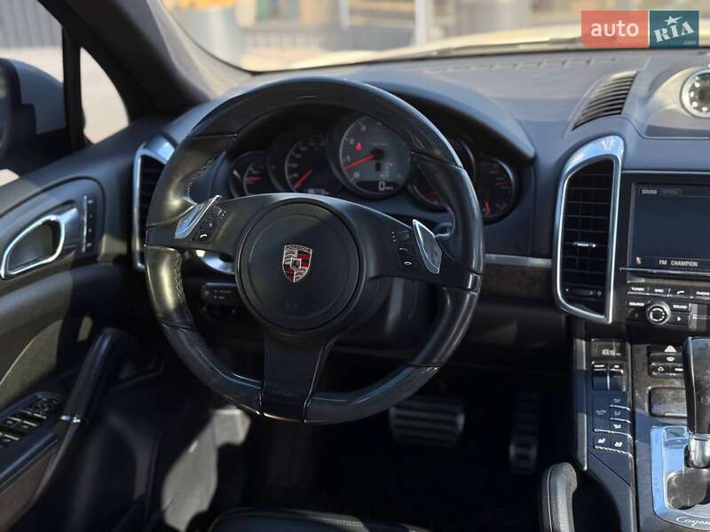 Porsche Cayenne 2011