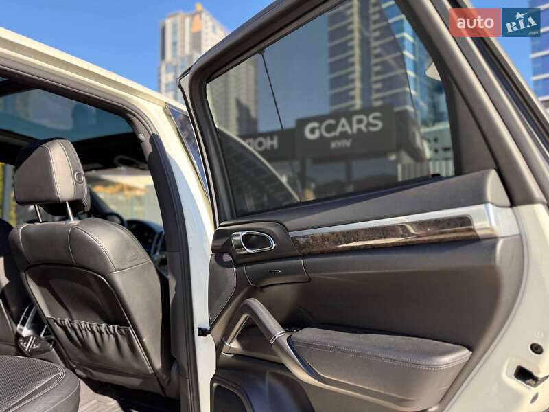 Porsche Cayenne 2011