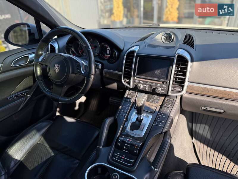 Porsche Cayenne 2011