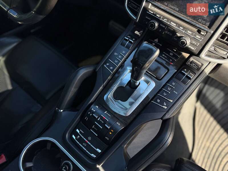 Porsche Cayenne 2011