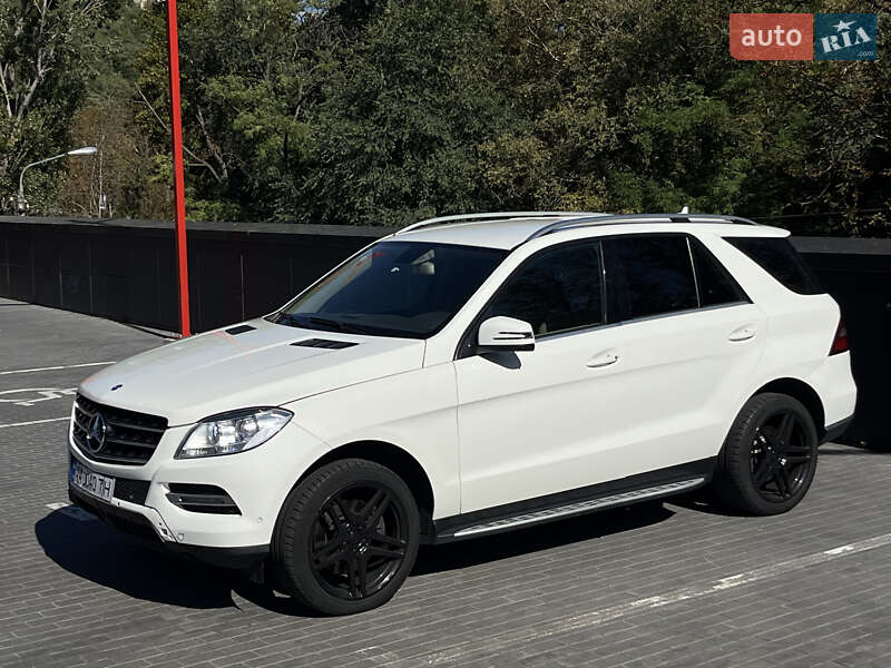 Mercedes-Benz-9