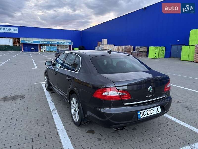 Skoda Superb 2011