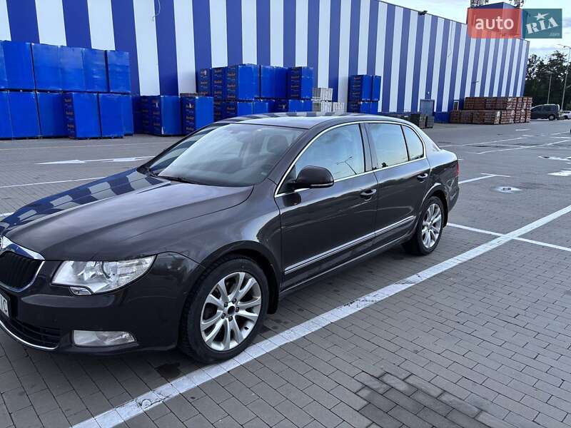 Skoda Superb 2011