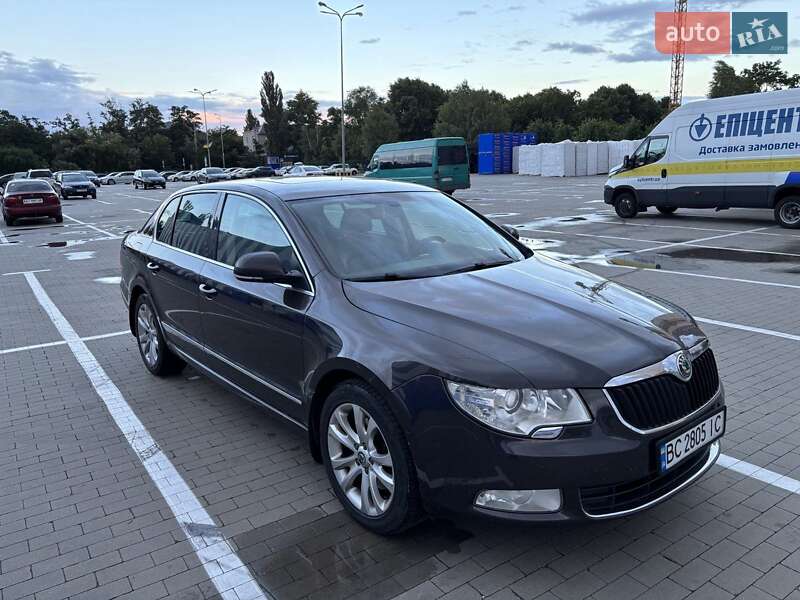 Skoda Superb 2011