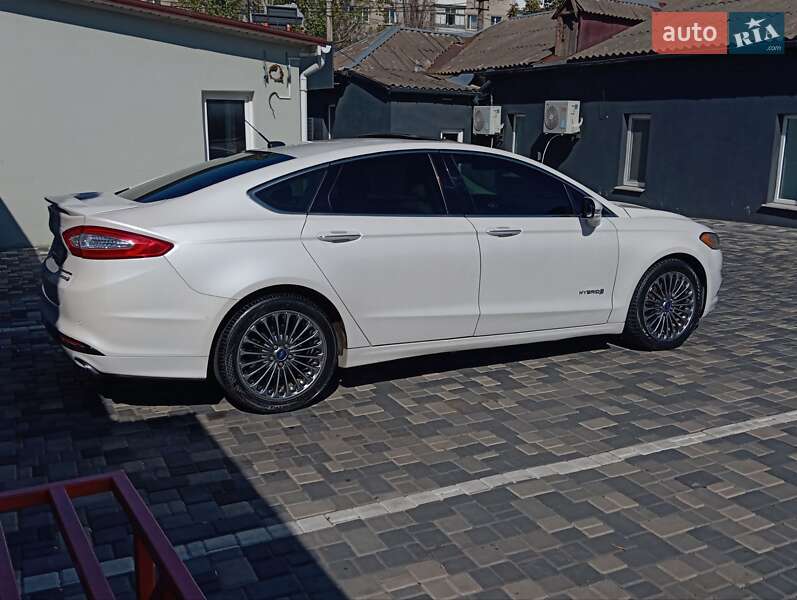 Ford Fusion 2015