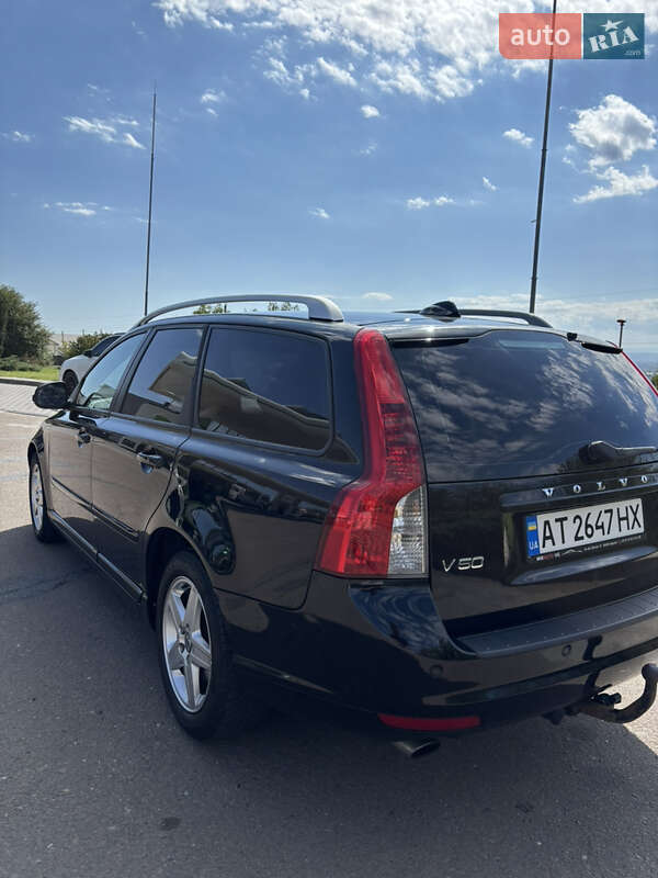 Volvo V50 2011