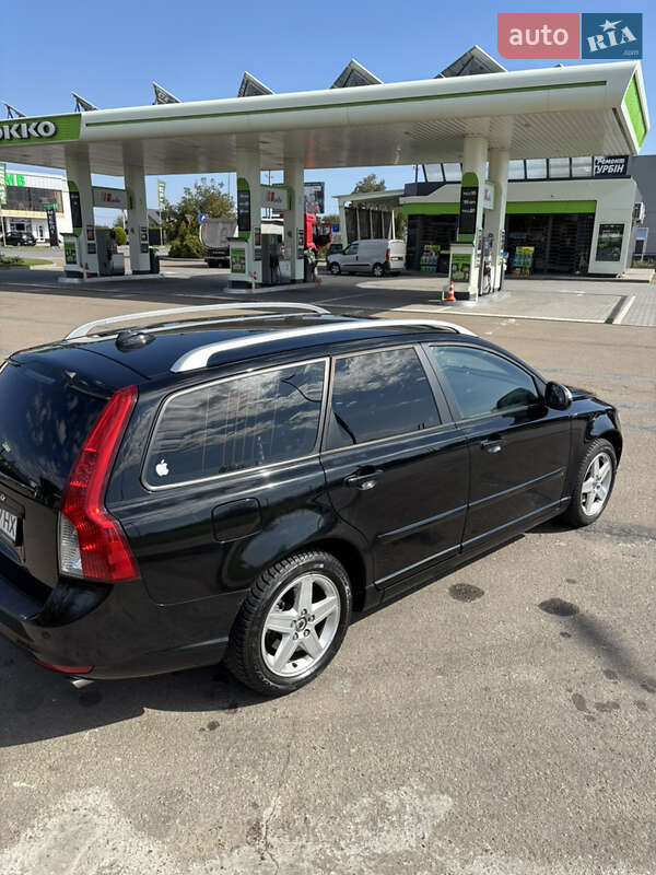 Volvo V50 2011