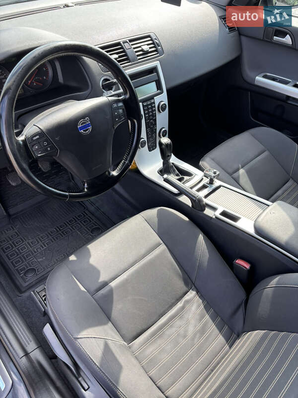 Volvo V50 2011