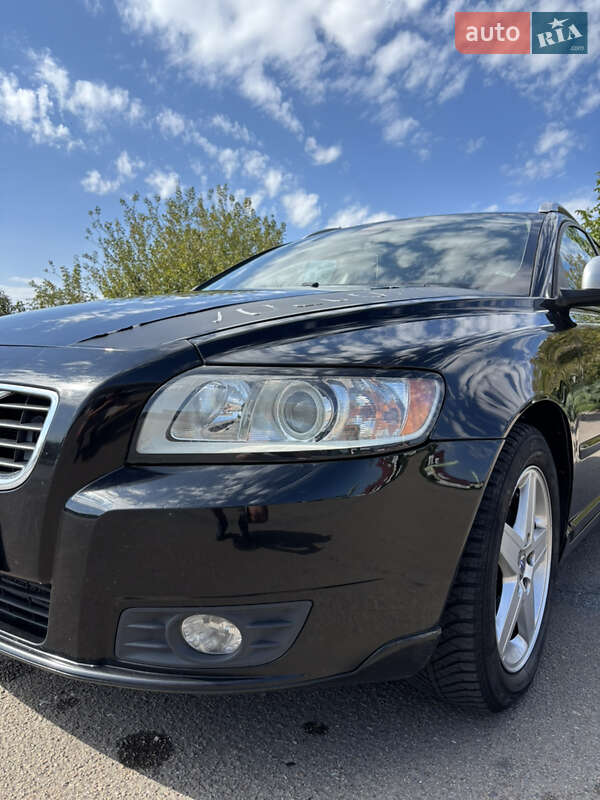 Volvo V50 2011