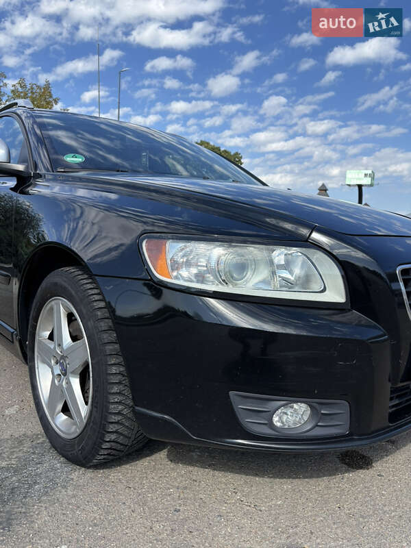 Volvo V50 2011