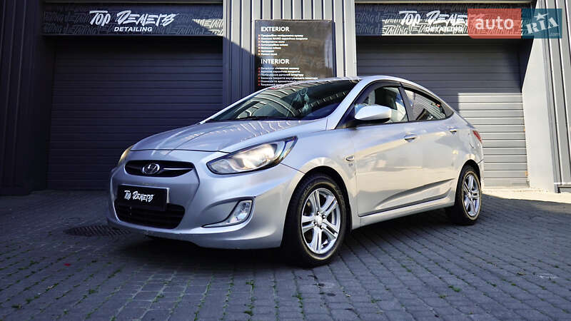Hyundai Accent 2011