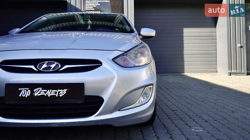 Hyundai Accent 2011