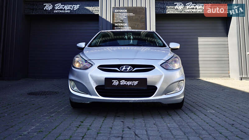 Hyundai Accent 2011