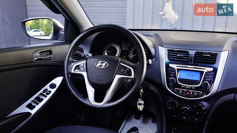 Hyundai Accent 2011