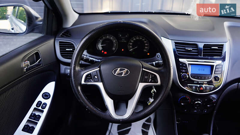 Hyundai Accent 2011