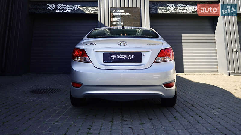 Hyundai Accent 2011
