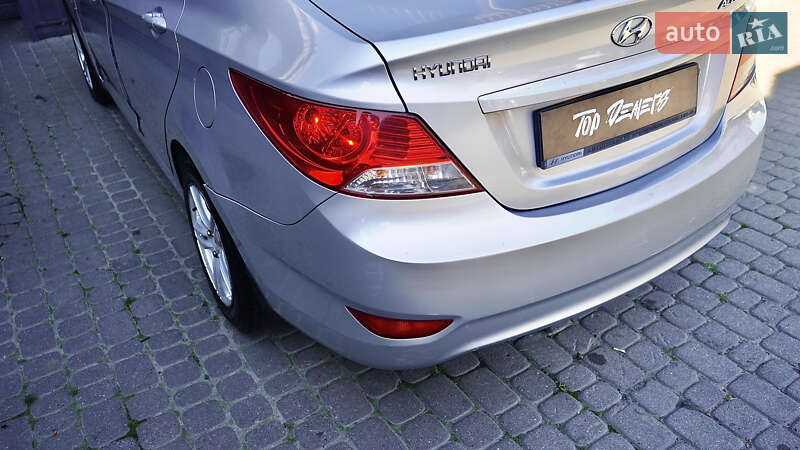 Hyundai Accent 2011