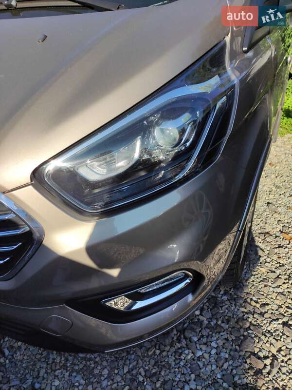 Ford Tourneo Custom 2019