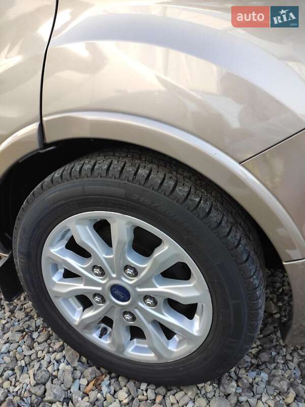 Ford Tourneo Custom 2019