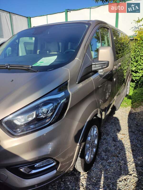 Ford Tourneo Custom 2019
