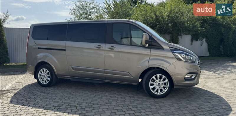 Ford Tourneo Custom 2019