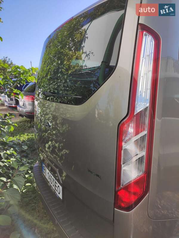 Ford Tourneo Custom 2019