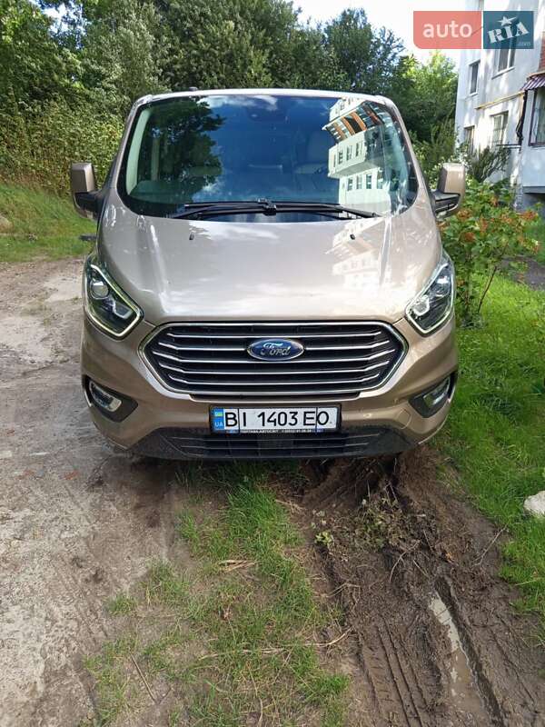 Ford Tourneo Custom 2019